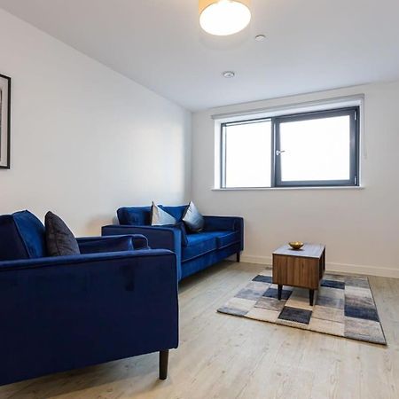 Modern 2 Bed Salford Apartment Stunning Views Manchester Exterior photo